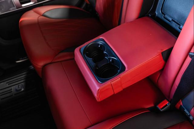 Photo of 2020 designo Diamond White Metallic Mercedes-Benz AMG G 63