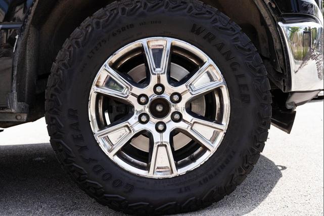 Photo of 2016 Shadow Black Ford F-150