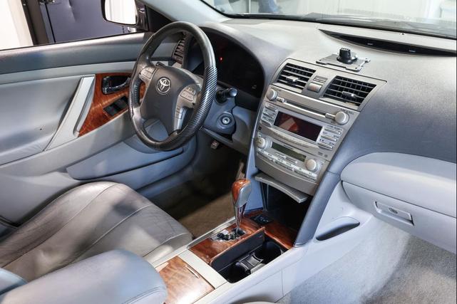 Photo of 2010 Magnetic Gray Metallic Toyota Camry