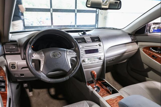 Photo of 2010 Magnetic Gray Metallic Toyota Camry