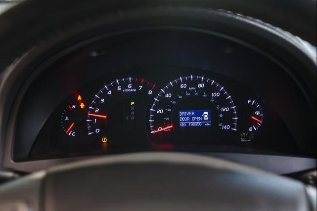 Photo of 2010 Magnetic Gray Metallic Toyota Camry