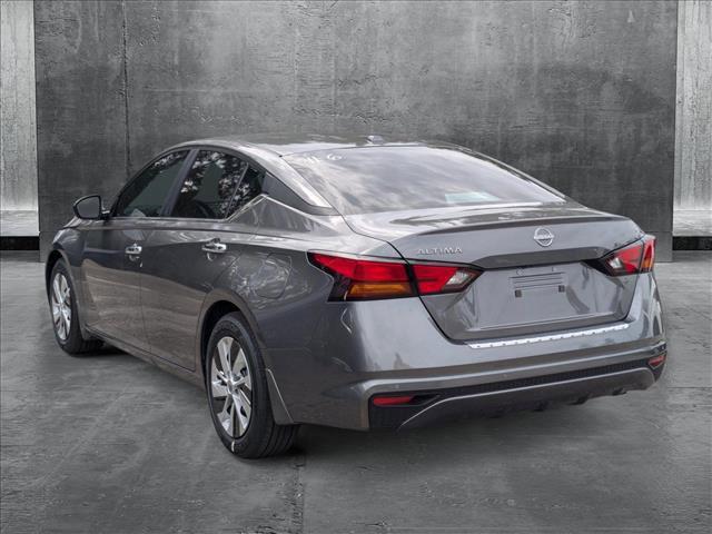 Photo of 2025 Gun Metallic Nissan Altima