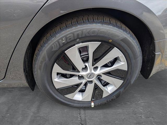 Photo of 2025 Gun Metallic Nissan Altima