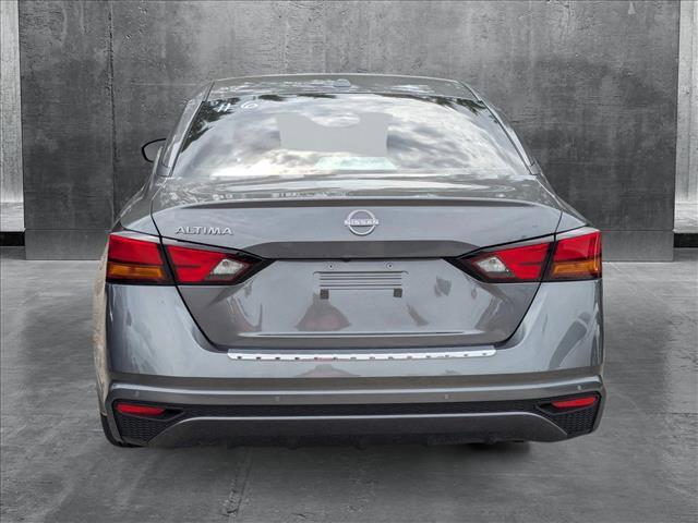 Photo of 2025 Gun Metallic Nissan Altima
