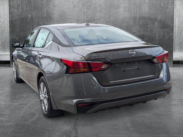 Photo of 2025 Gun Metallic Nissan Altima