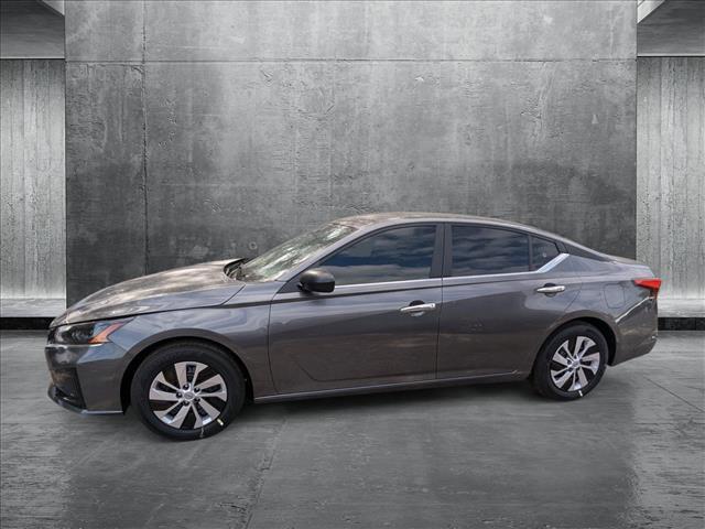 Photo of 2025 Gun Metallic Nissan Altima