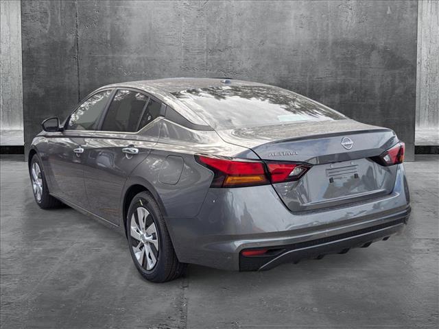 Photo of 2025 Gun Metallic Nissan Altima