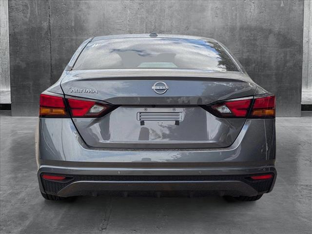 Photo of 2025 Gun Metallic Nissan Altima
