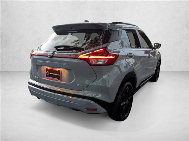 Photo of 2024 Boulder Gray Pearl Nissan Kicks