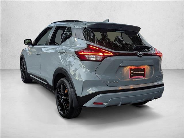 Photo of 2024 Boulder Gray Pearl Nissan Kicks