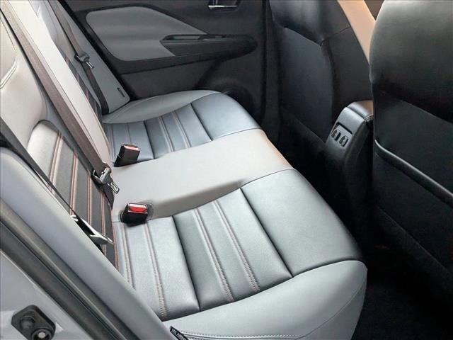 Photo of 2024 Boulder Gray Pearl Nissan Kicks