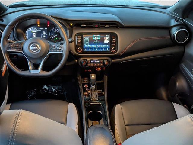 Photo of 2024 Boulder Gray Pearl Nissan Kicks