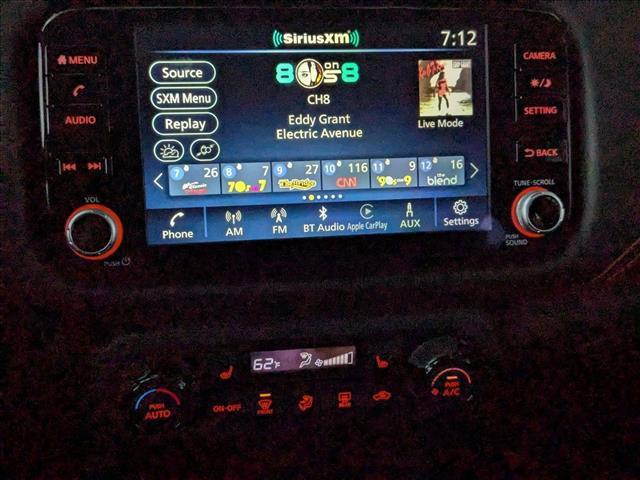 Photo of 2024 Boulder Gray Pearl Nissan Kicks
