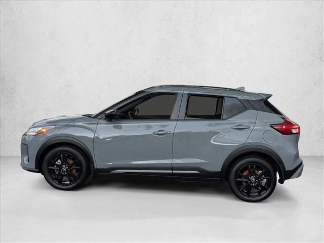 Photo of 2024 Boulder Gray Pearl Nissan Kicks