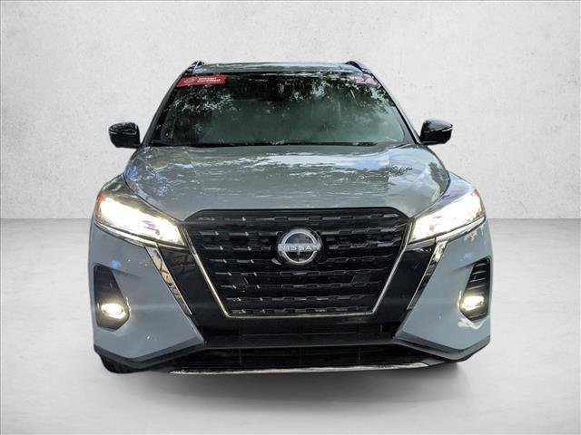 Photo of 2024 Boulder Gray Pearl Nissan Kicks