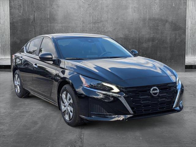 Photo of 2025 Super Black Nissan Altima