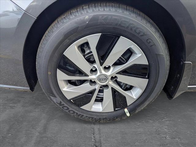 Photo of 2025 Gun Metallic Nissan Altima