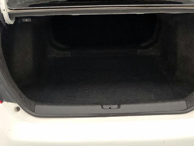 Photo of 2017 White Honda Civic