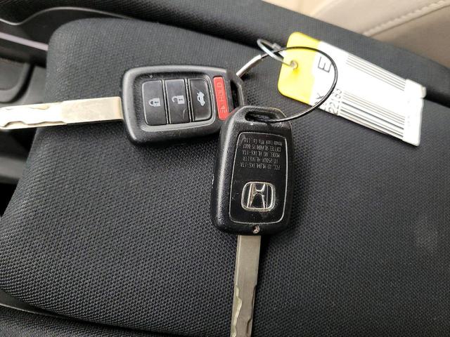 Photo of 2017 White Honda Civic