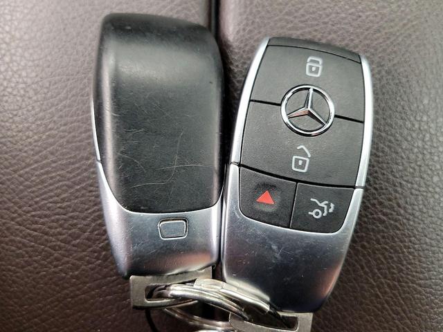 Photo of 2021 Black Mercedes-Benz GLE 350