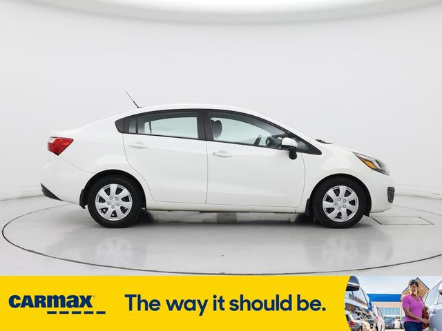 Photo of 2014 White Kia Rio