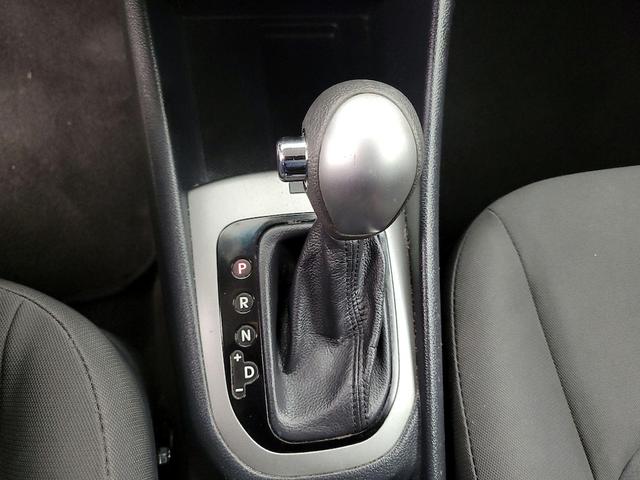 Photo of 2014 White Kia Rio