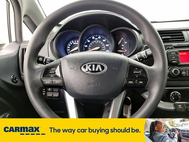 Photo of 2014 White Kia Rio