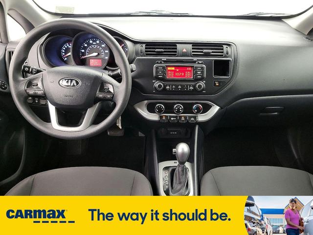 Photo of 2014 White Kia Rio