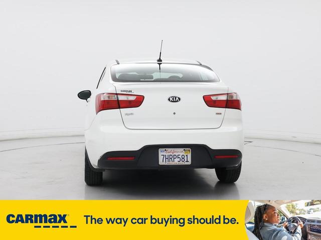 Photo of 2014 White Kia Rio