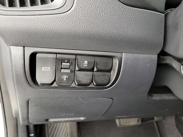 Photo of 2014 White Kia Rio
