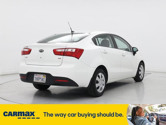 Photo of 2014 White Kia Rio