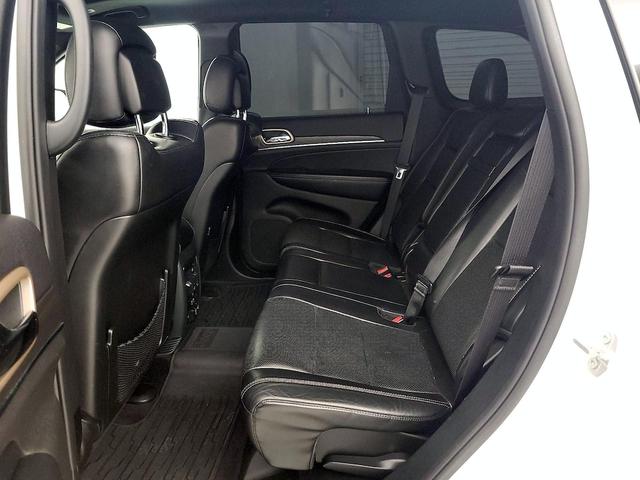 Photo of 2017 White Jeep Grand Cherokee