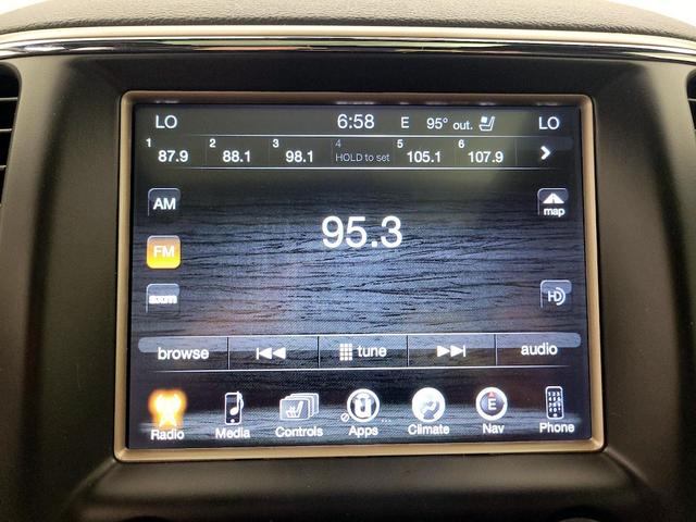 Photo of 2017 White Jeep Grand Cherokee