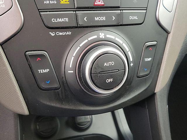 Photo of 2014 White Hyundai Santa Fe Sport