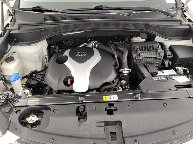 Photo of 2014 White Hyundai Santa Fe Sport