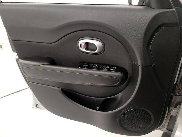 Photo of 2016 Silver Kia Soul