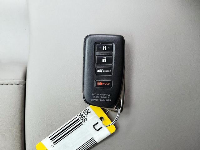 Photo of 2021 Gray Lexus RX 350