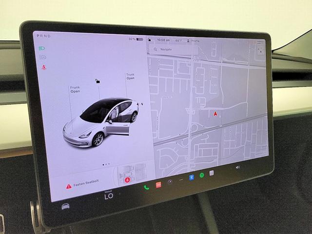 Photo of 2021 White Tesla Model 3