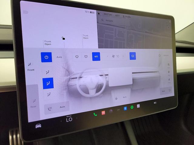 Photo of 2021 White Tesla Model 3