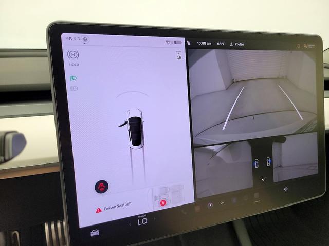 Photo of 2021 White Tesla Model 3
