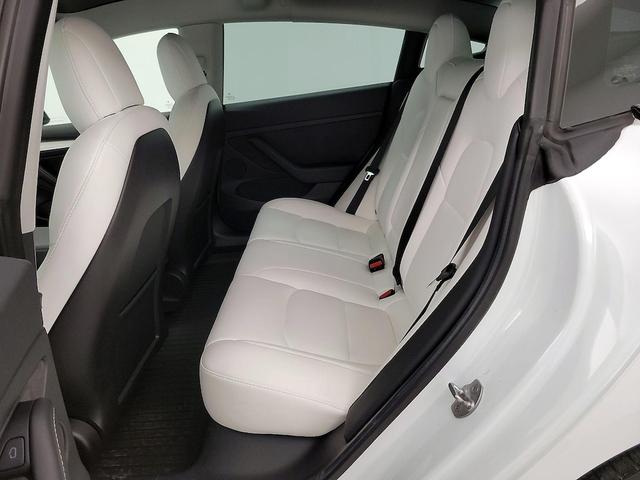 Photo of 2021 White Tesla Model 3