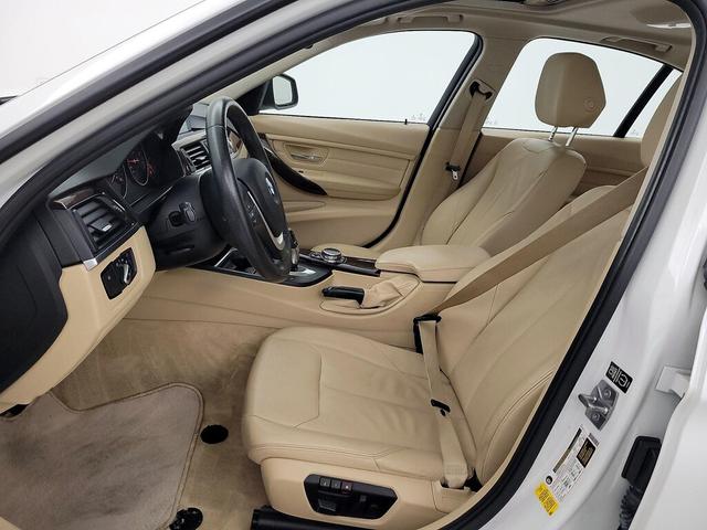 Photo of 2014 White BMW 328