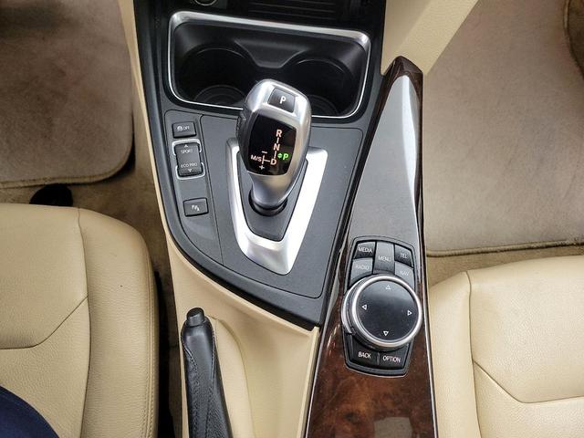 Photo of 2014 White BMW 328
