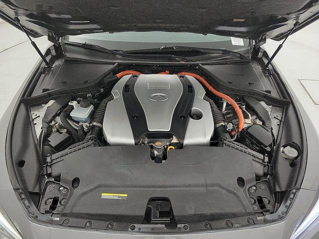 Photo of 2015 Gray INFINITI Q50 Hybrid
