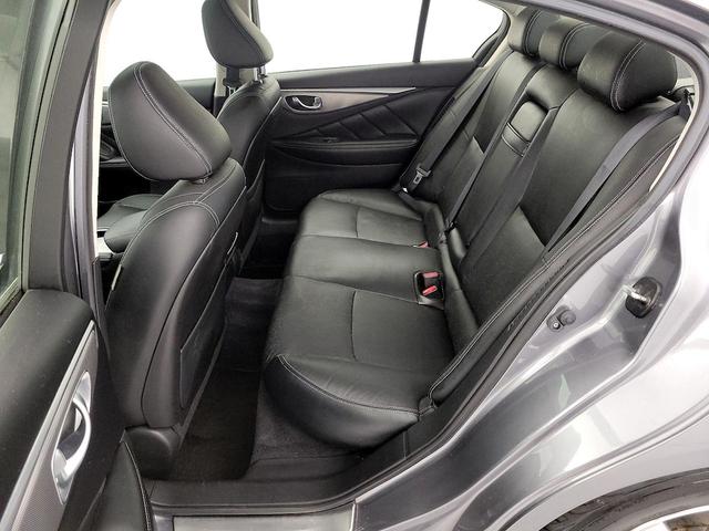 Photo of 2015 Gray INFINITI Q50 Hybrid