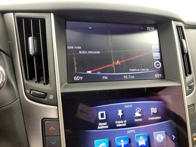 Photo of 2015 Gray INFINITI Q50 Hybrid