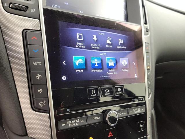 Photo of 2015 Gray INFINITI Q50 Hybrid