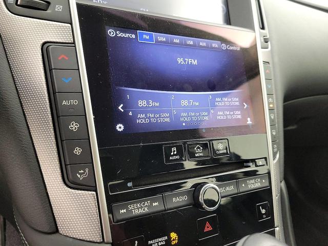 Photo of 2015 Gray INFINITI Q50 Hybrid