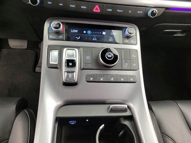 Photo of 2023 White Hyundai PALISADE