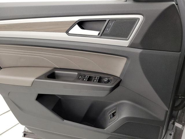 Photo of 2023 Gray Volkswagen Atlas
